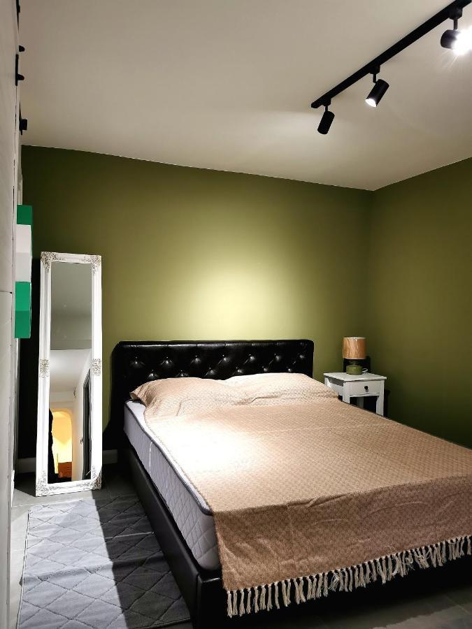 Uranus Studio Apartment Piatra Neamţ Екстериор снимка